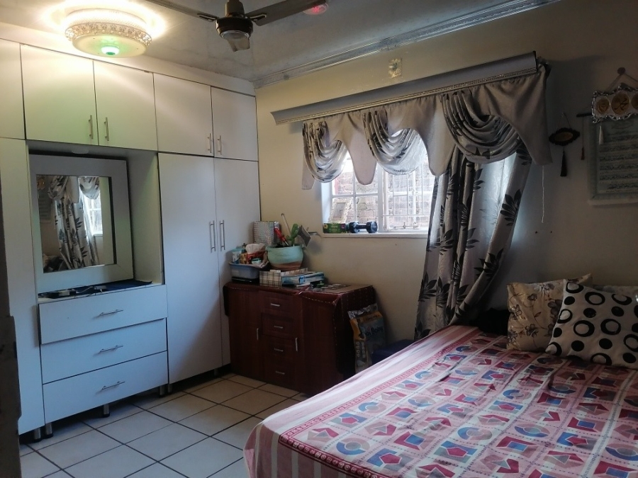 6 Bedroom Property for Sale in Mohadin North West